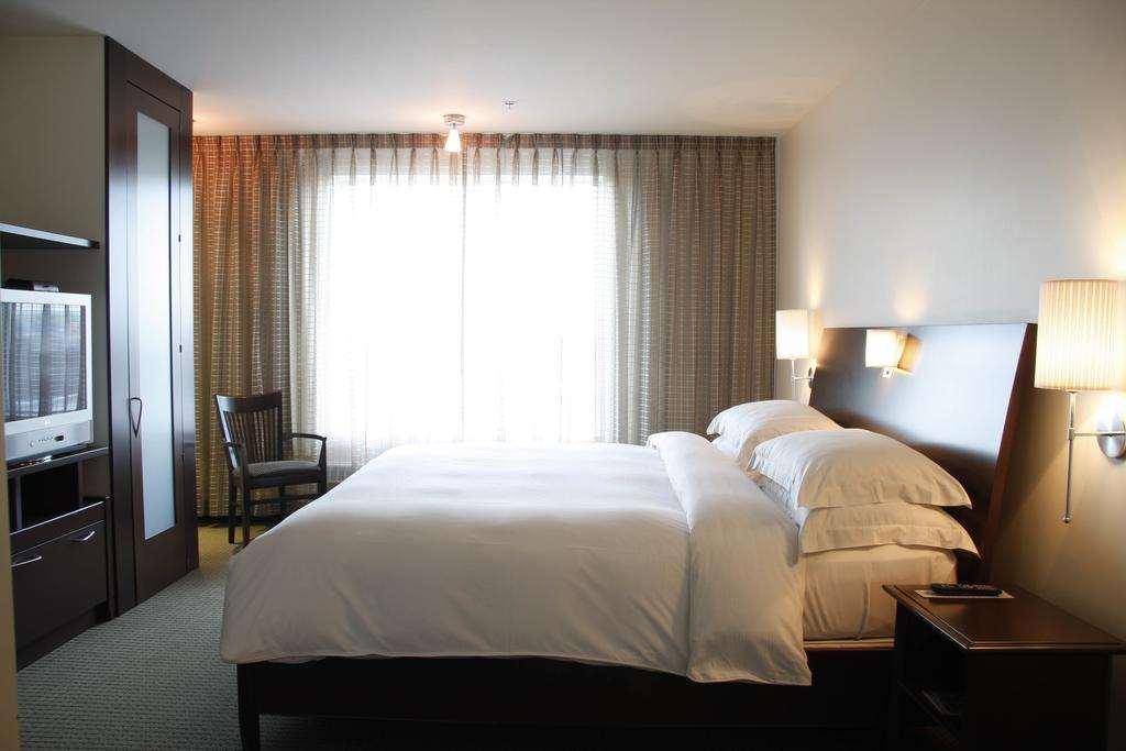 Hotel Mortagne 부셰르빌 외부 사진